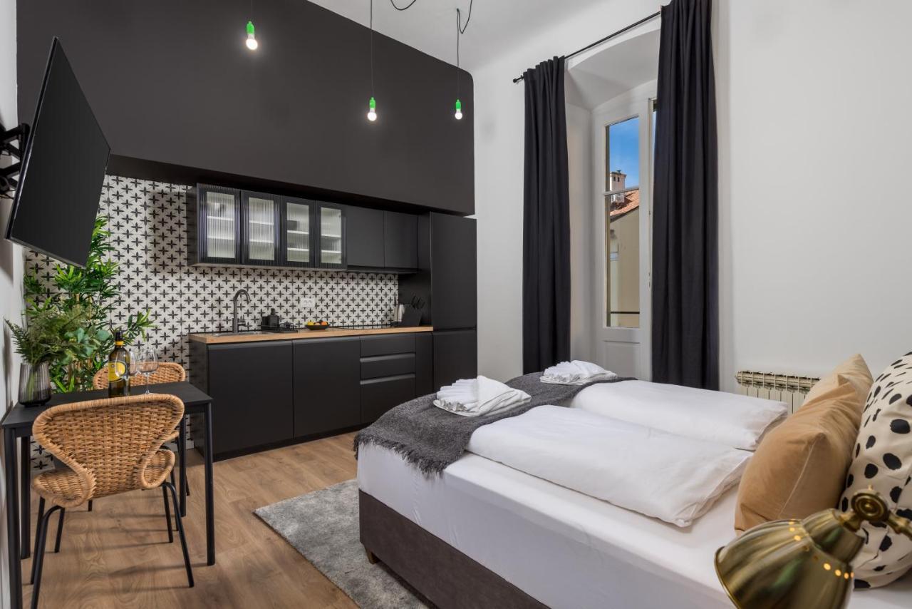 Apartments & Rooms One World Ριέκα Εξωτερικό φωτογραφία